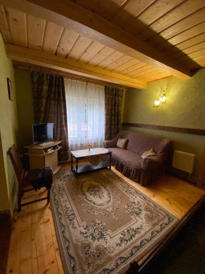 Садиба "У Чубчика" Hotel Yaremche Luaran gambar